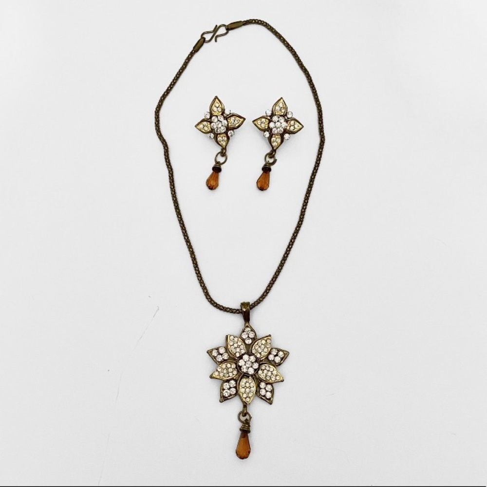✨2/$20 ⭐️ Antique Gold Finished Necklace Set